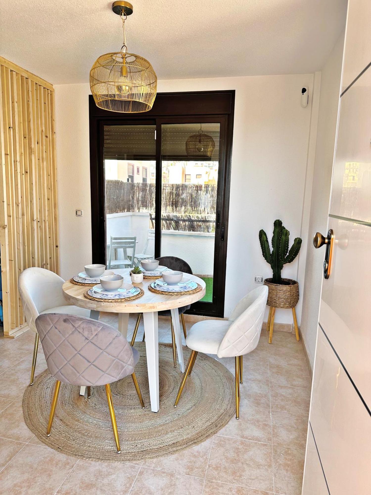 Atico De Diseno En Aguilas